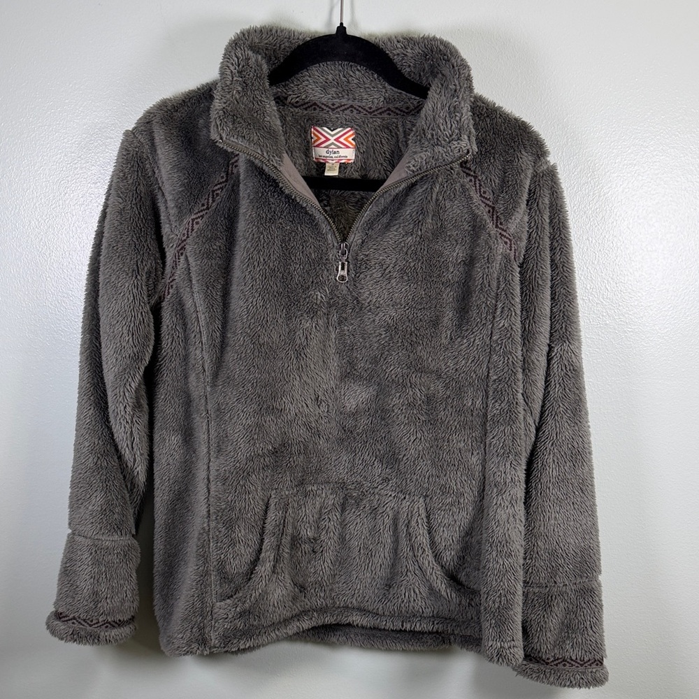 Dylan‎ Gray Fluffy Textured Fleece Sz Medium